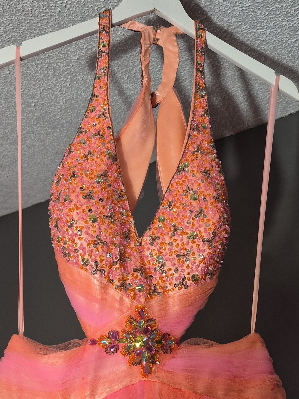 Mac Duggal‎ Coral-Peach Halter Tulle Ball Gown - Picture 8 of 11